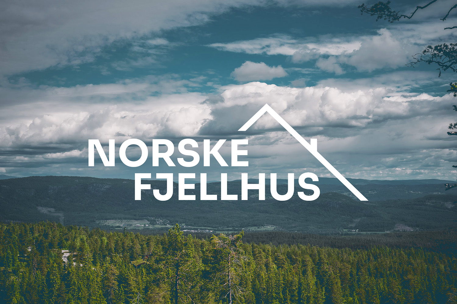 Norske Fjellhus sin nye logo på en bakgrunn med utsikt utover Jondalen.