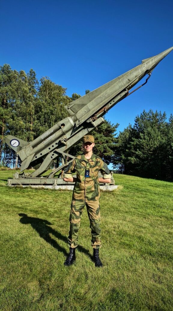 Axel, markedsfører i Akari, i forsvaret