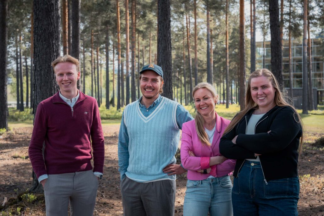 Axel, Johannes, Christina og Marianne er alle en del av Akari på Hønefoss.