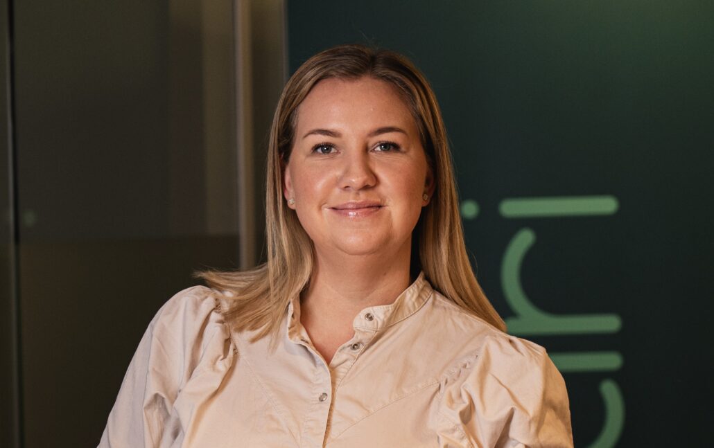 Mari, produksjonskoordinator i Akari