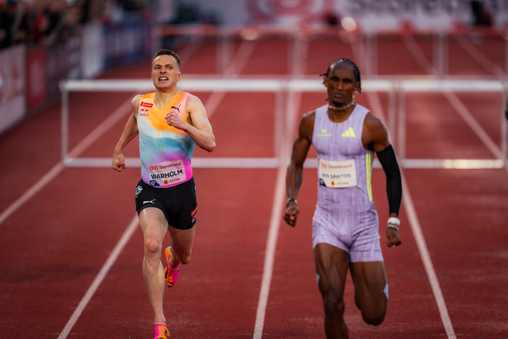 Karsten Warholm løper 400 meter hekk under Bislett Games.