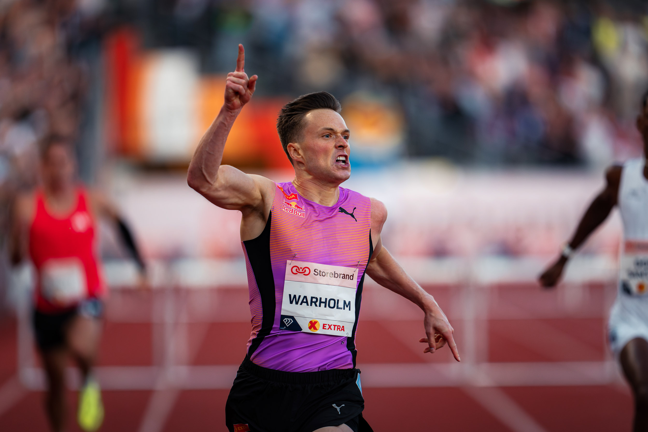 Karsten Warholm vinner på Bislett stadion under 300 meter hekk i 2025